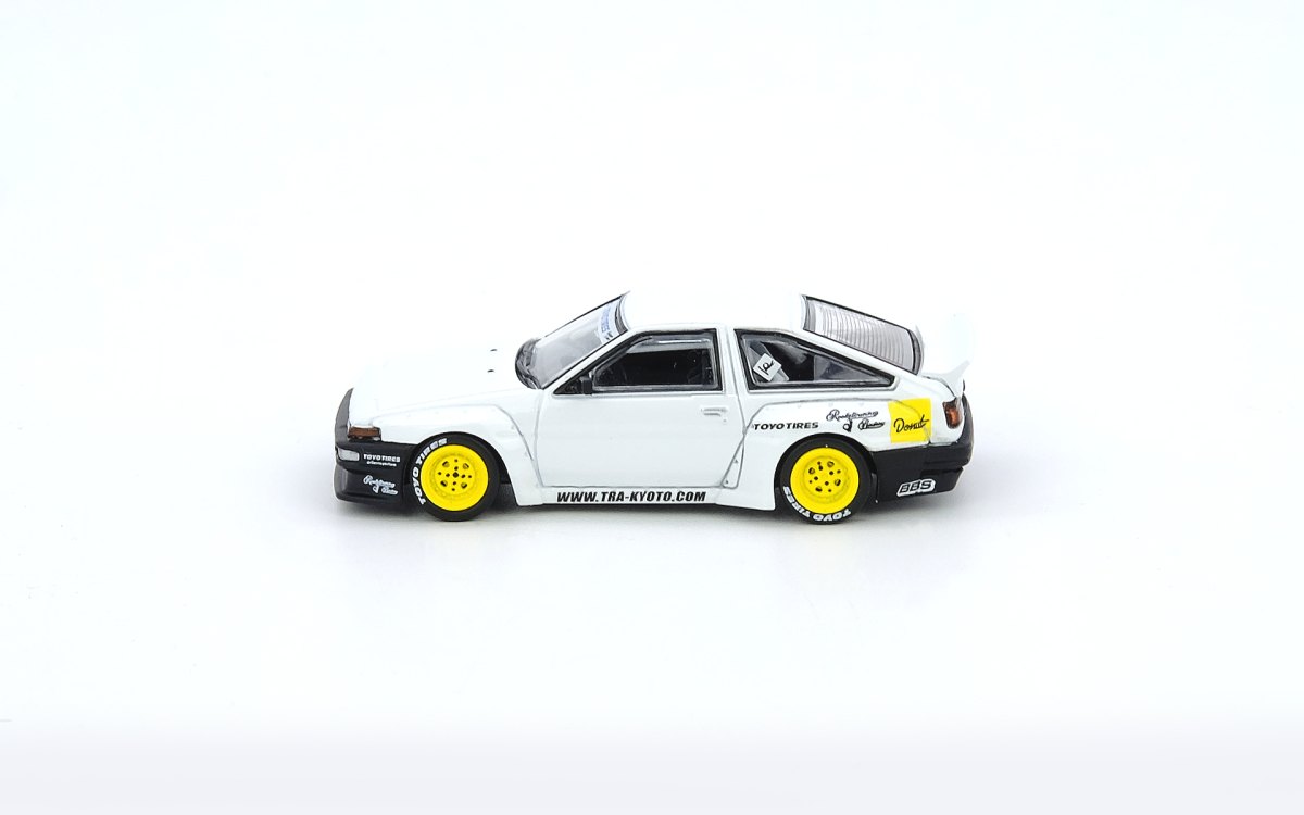 Toyota Corolla Trueno AE86 “PANDEM / ROCKET BUNNY” White: No package: Image 5