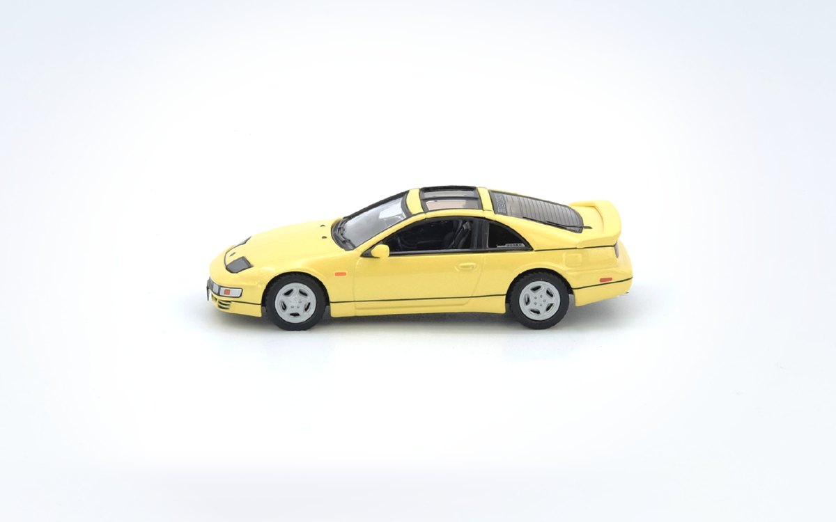 NISSAN FAIRLADY Z (Z32) Yellow Pearlglow: No package: Image 3