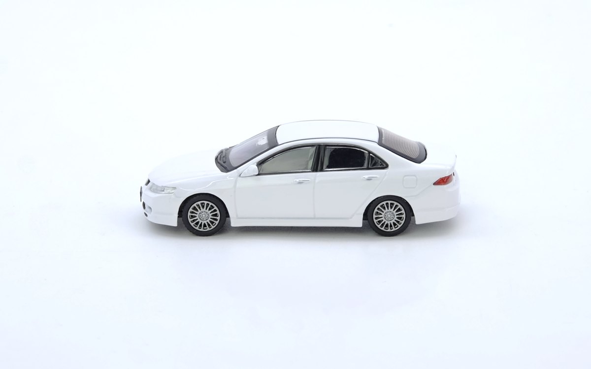 Honda Accord Euro-R (CL7) Premium White Pearl: No package: Image 3