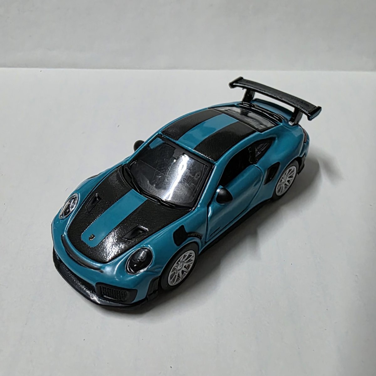 2022 Porsche 911 GT2 RS Blue: Image 3