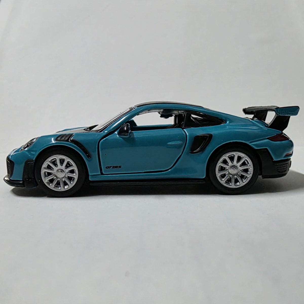 2022 Porsche 911 GT2 RS Blue: Image 5
