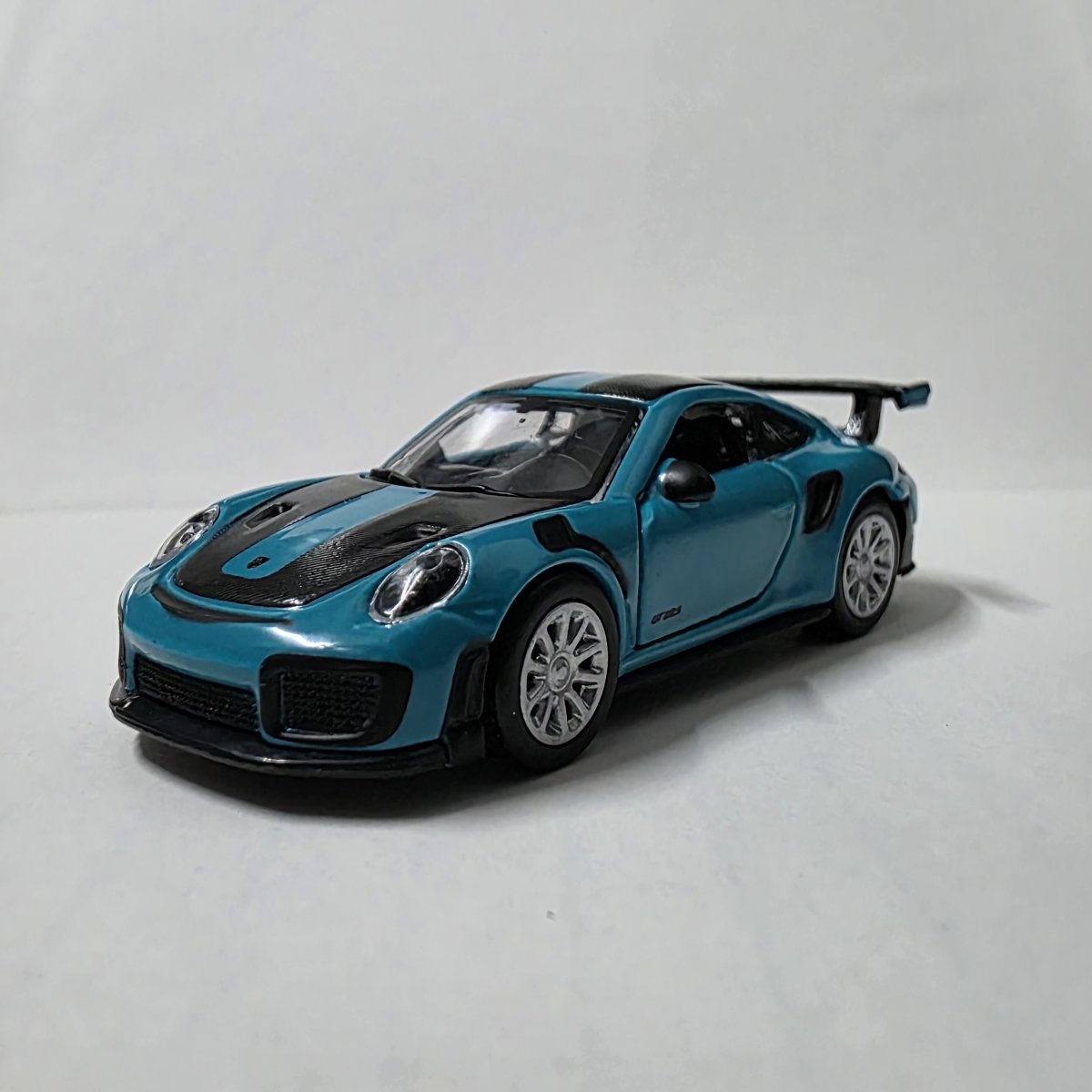 2022 Porsche 911 GT2 RS Blue: Image 2