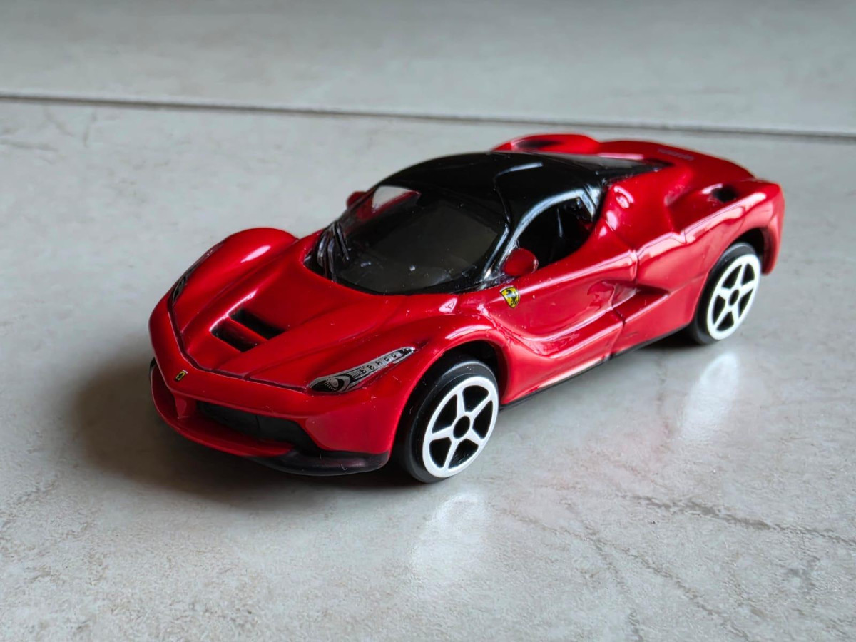 2019 Ferrari LaFerrari Red: No Package: Image 2