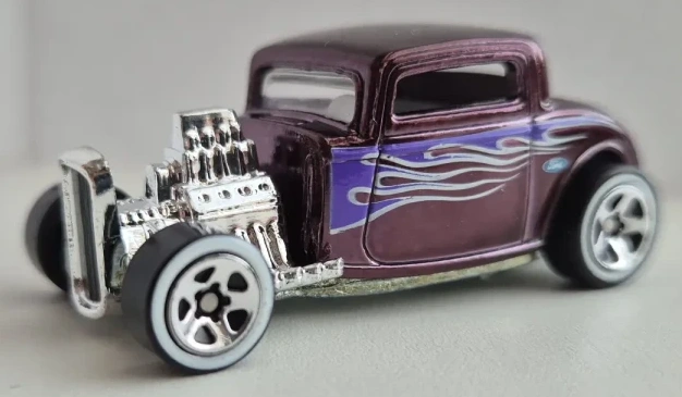 2005 1932 Ford Purple: Image 2