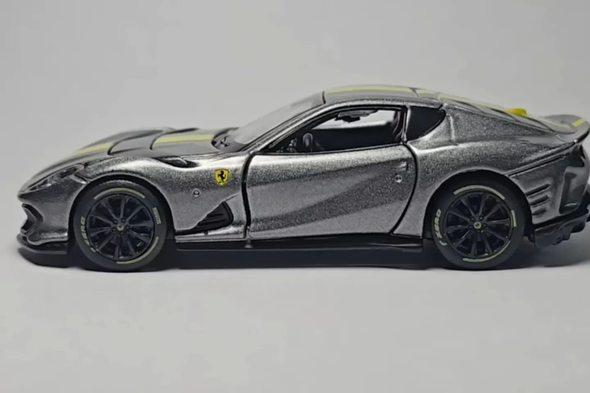 2026 Ferrari 812 Competizione Grey: No Package: Image 2