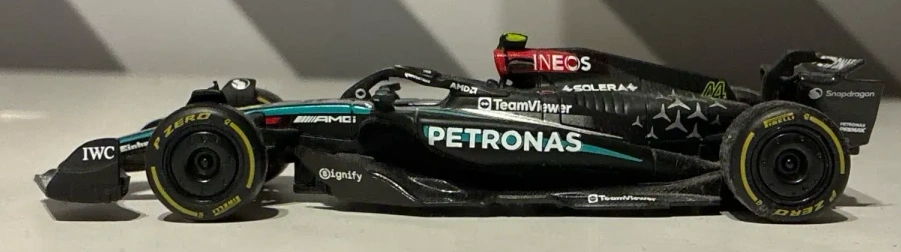 2024 Mercedes-AMG F1 W15E Performance (Lewis Hamilton) Silver: Image 2