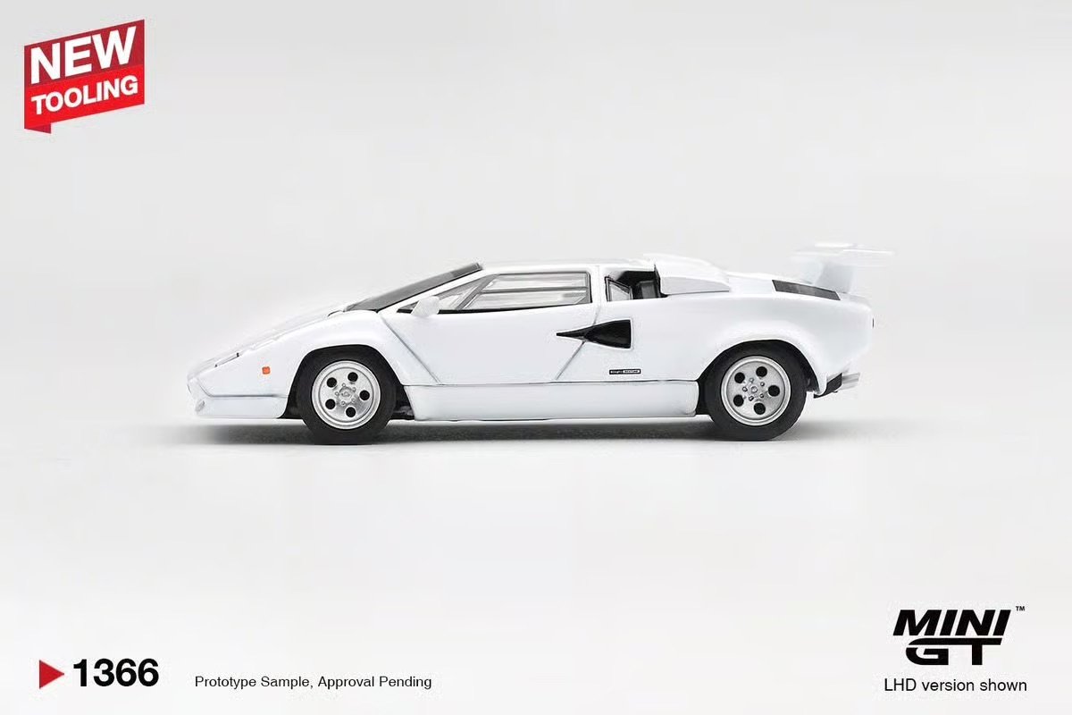 2026 Lamborghini Countach LP500S White: Image 2