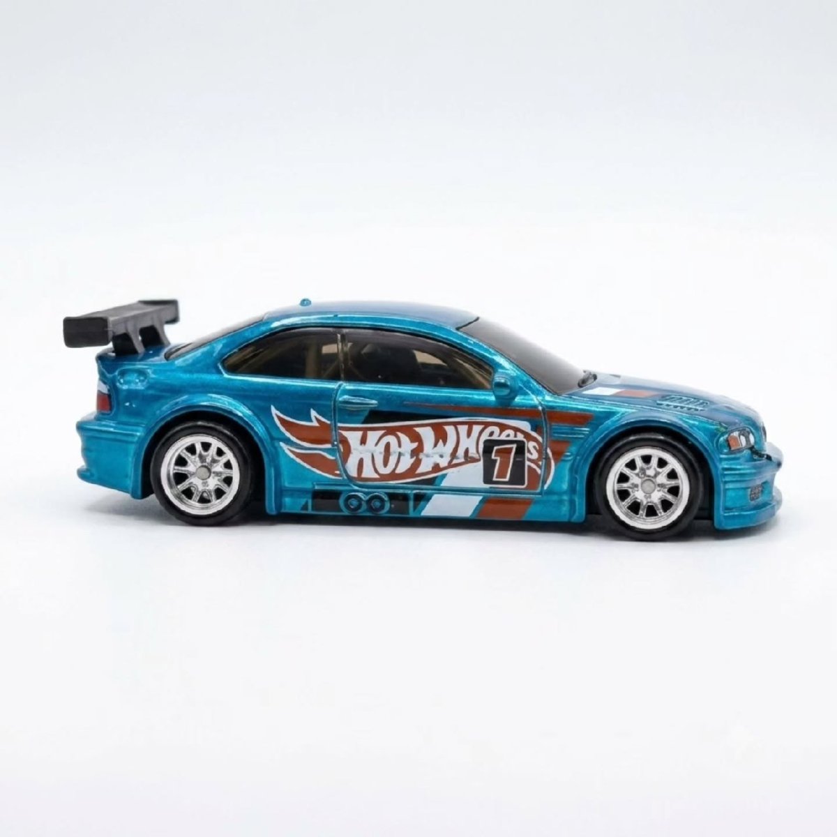 2027 BMW M3 GTR Blue: Image 2