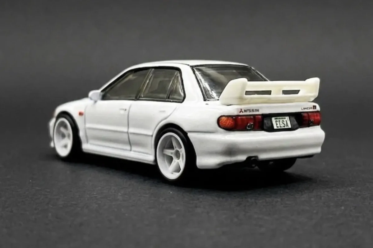 2027 1995 Mitsubishi Lancer Evolution III White: No Package: Image 3