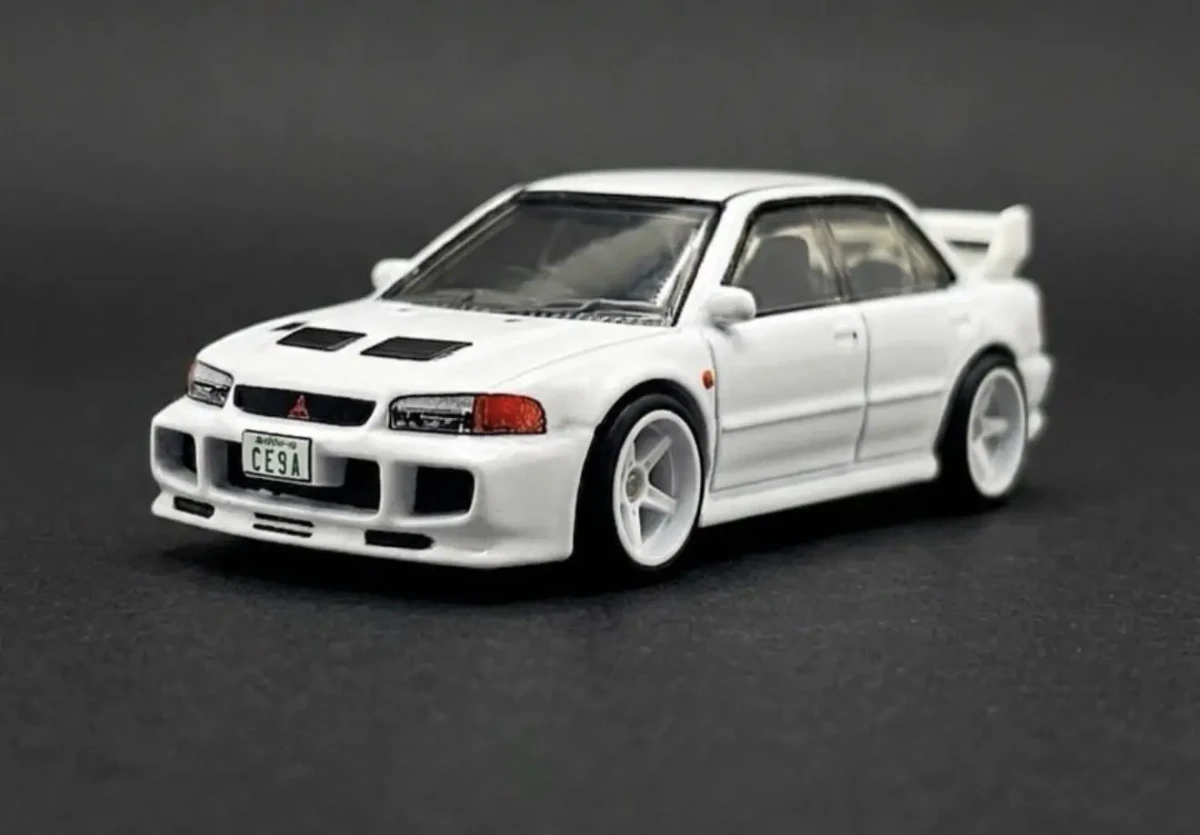 2027 1995 Mitsubishi Lancer Evolution III White: No Package: Image 2