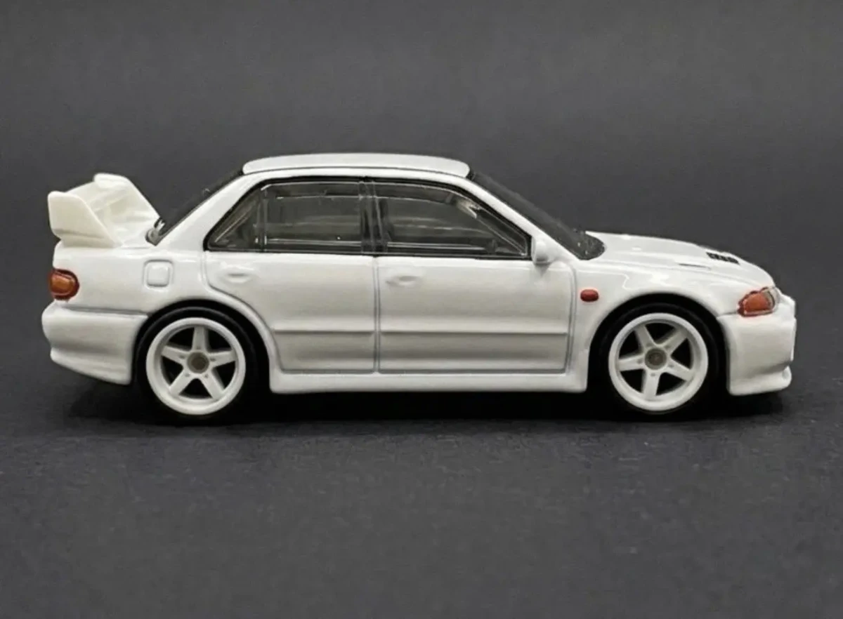 2027 1995 Mitsubishi Lancer Evolution III White: No Package: Image 4