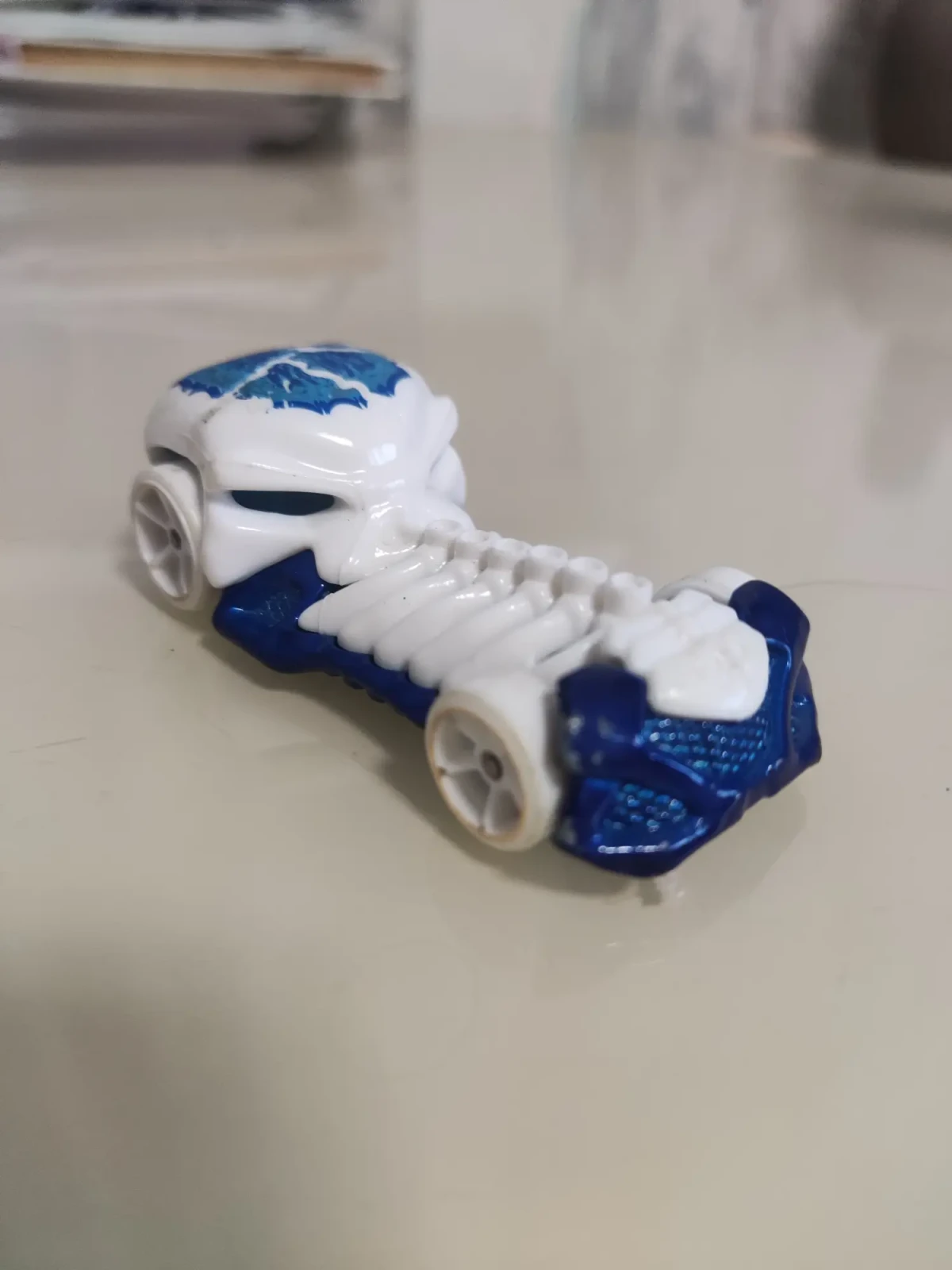 2017 Skull Crusher White: Image 2