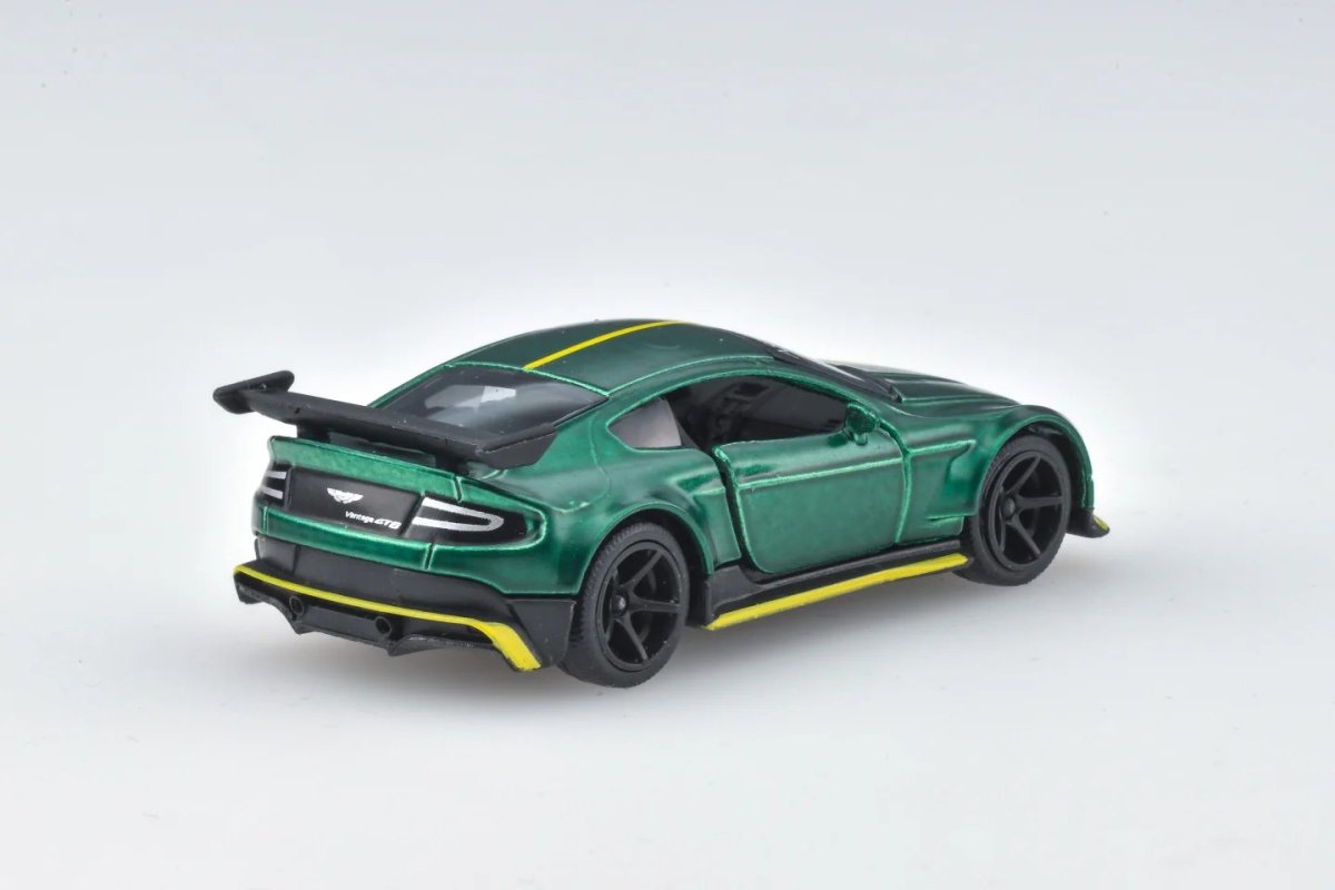 2026 Aston Martin Vantage GT8 Green: Image 3