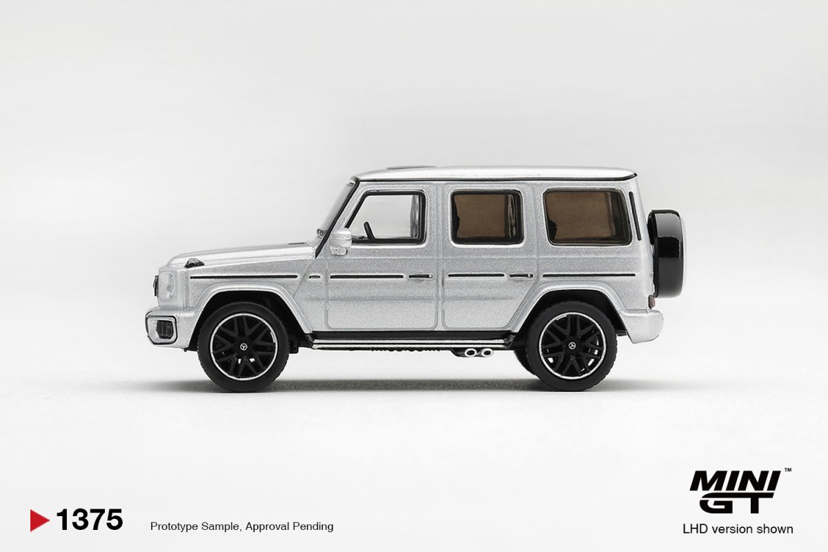 2026 Mercedes-AMG G 63 Silver Metallic Silver: Image 2