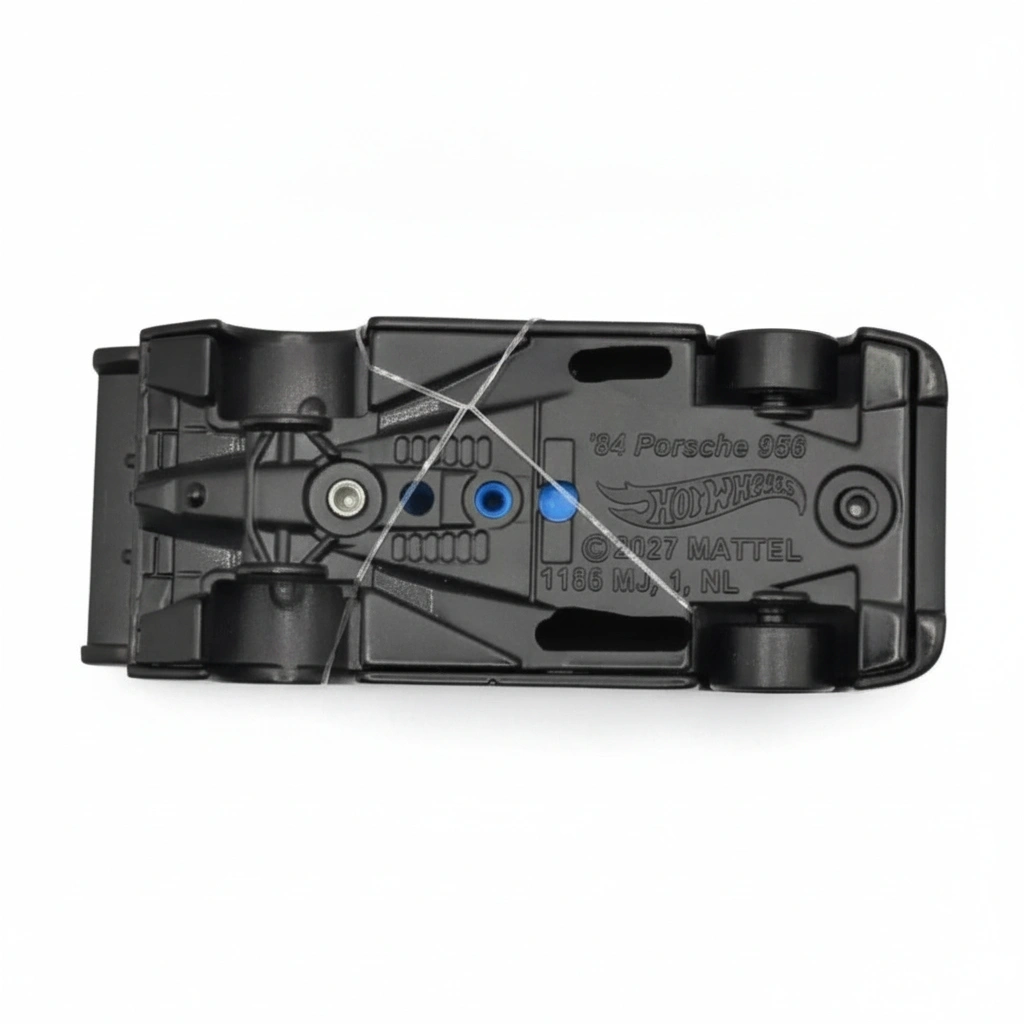 2027 84 Porsche 956: Image 3