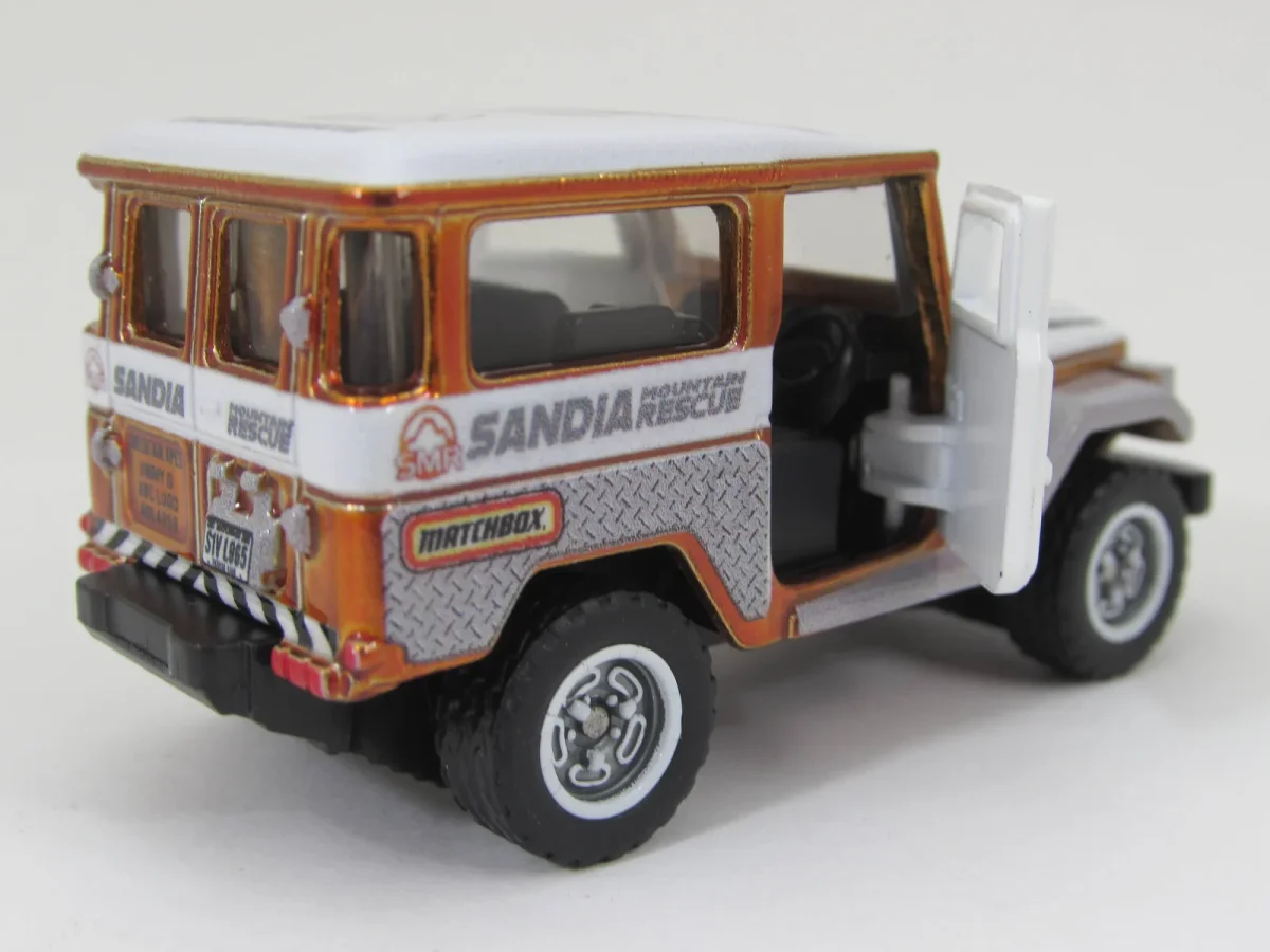 2024 Toyota Land Cruiser FJ40 White: Image 5