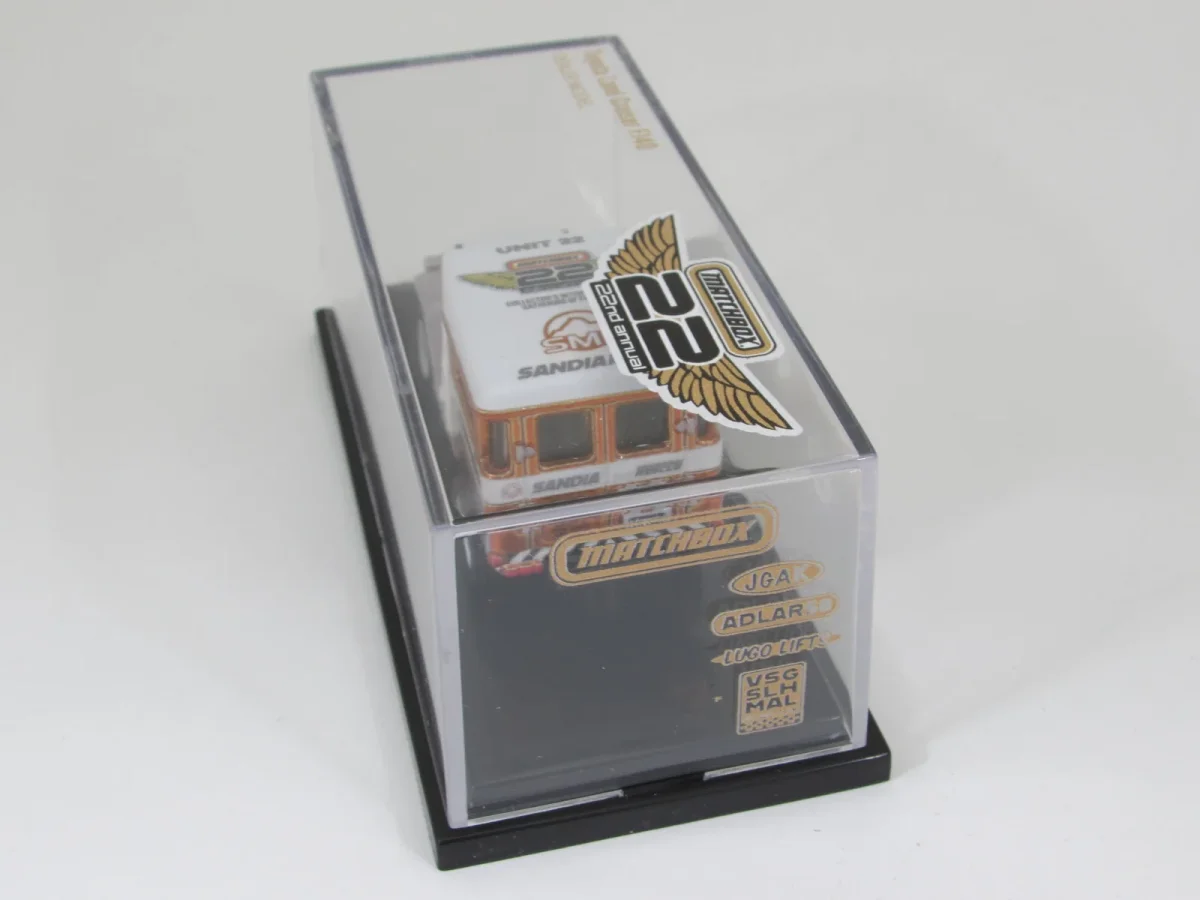 2024 Toyota Land Cruiser FJ40 White: Image 2