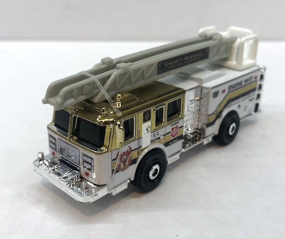 2022 Seagrave Fire Truck Gold: Image 3