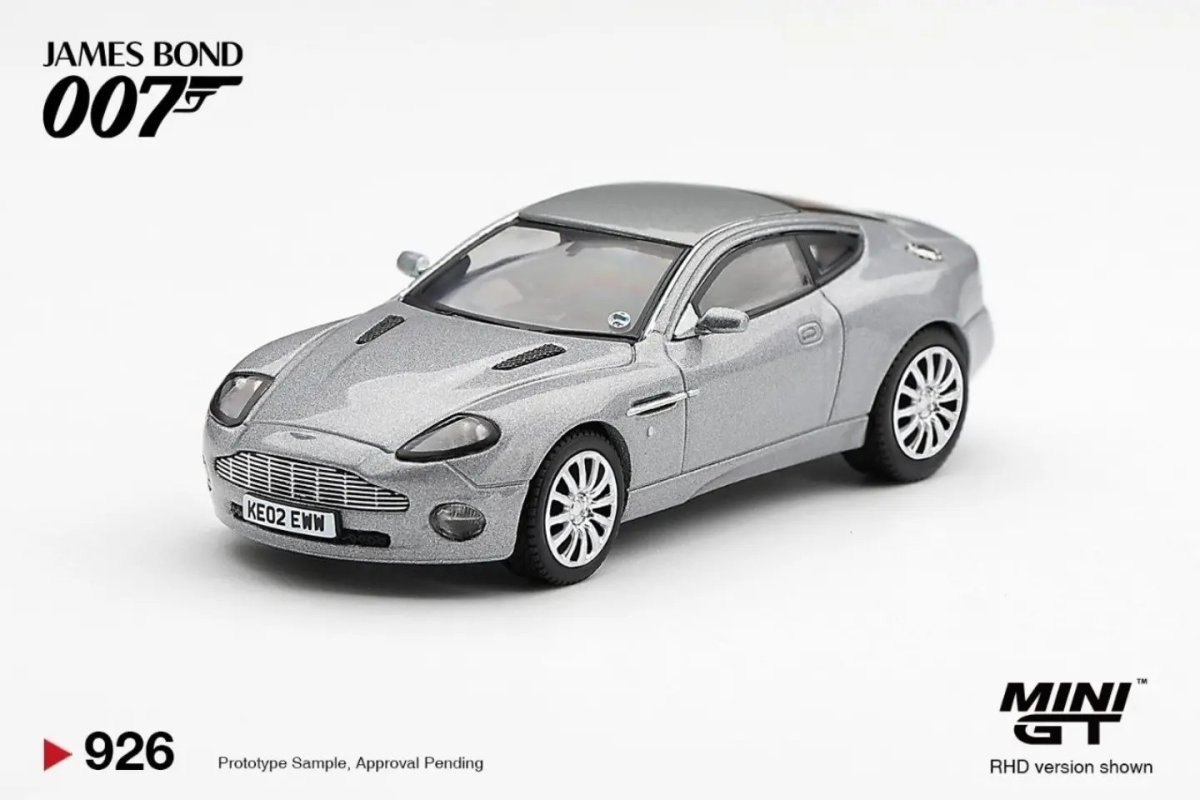 2026 Aston Martin V12 Vanquish "Die Another Day" Silver: Image 2