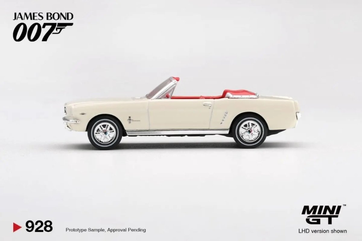 2026 Ford Mustang Convertible 1964 "Goldfinger" White: Image 3