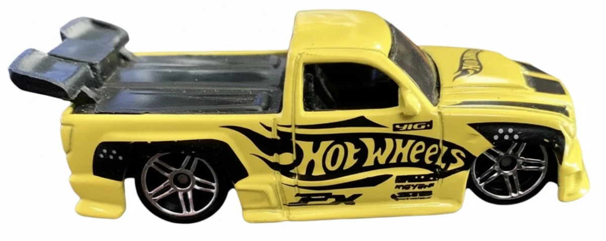 2005 Super Tuned Yellow: Image 2