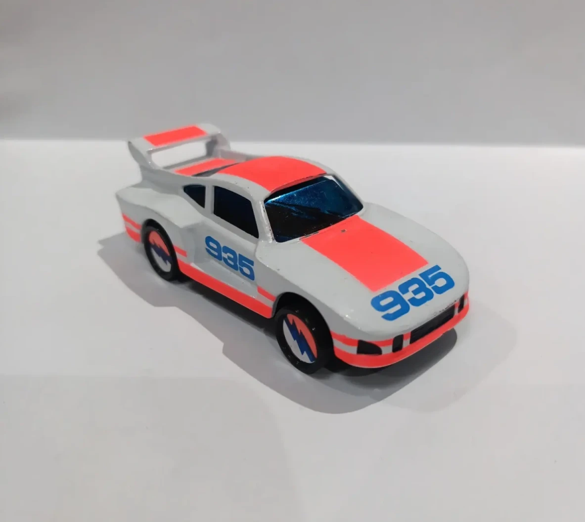 1988 Porsche 935 White: No Package: Image 2