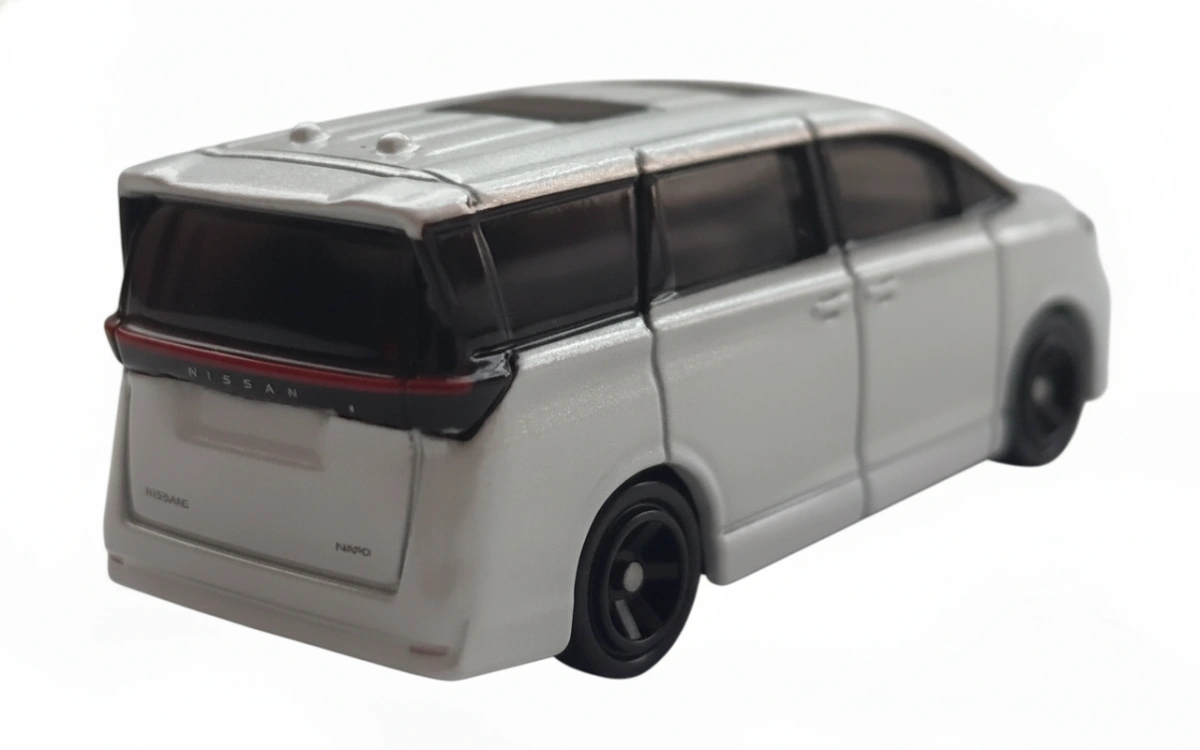 2026 Nissan Elgrand White: No Package: Image 3