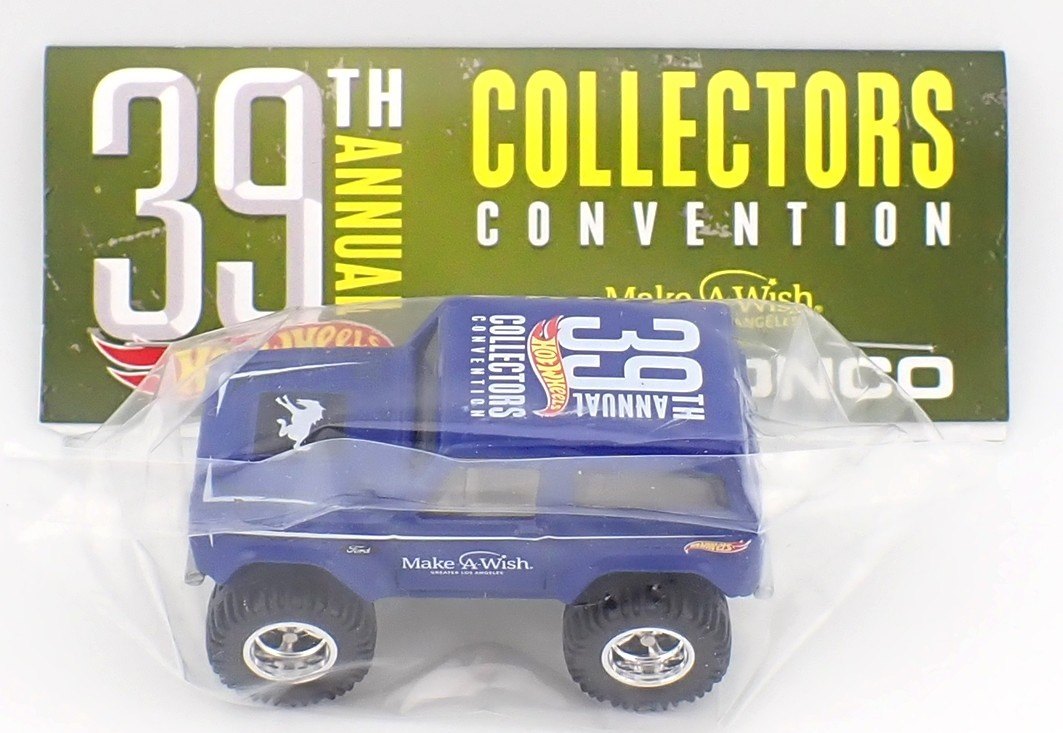 2025 67 Ford Bronco Blue: Long (US): Image 2