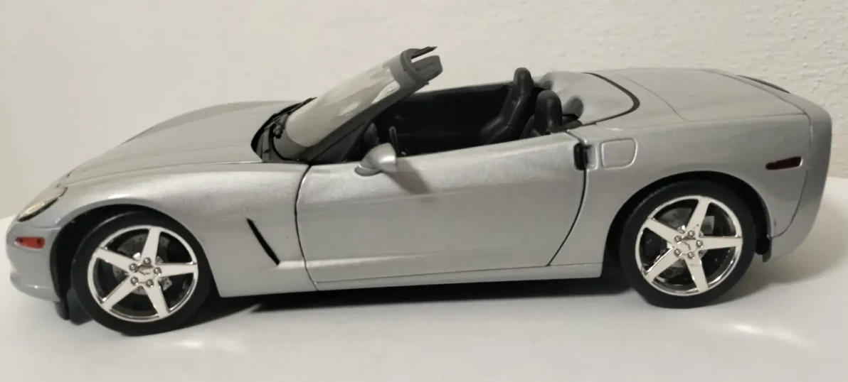 2005 Corvete C6 Silver: No Package: Image 2