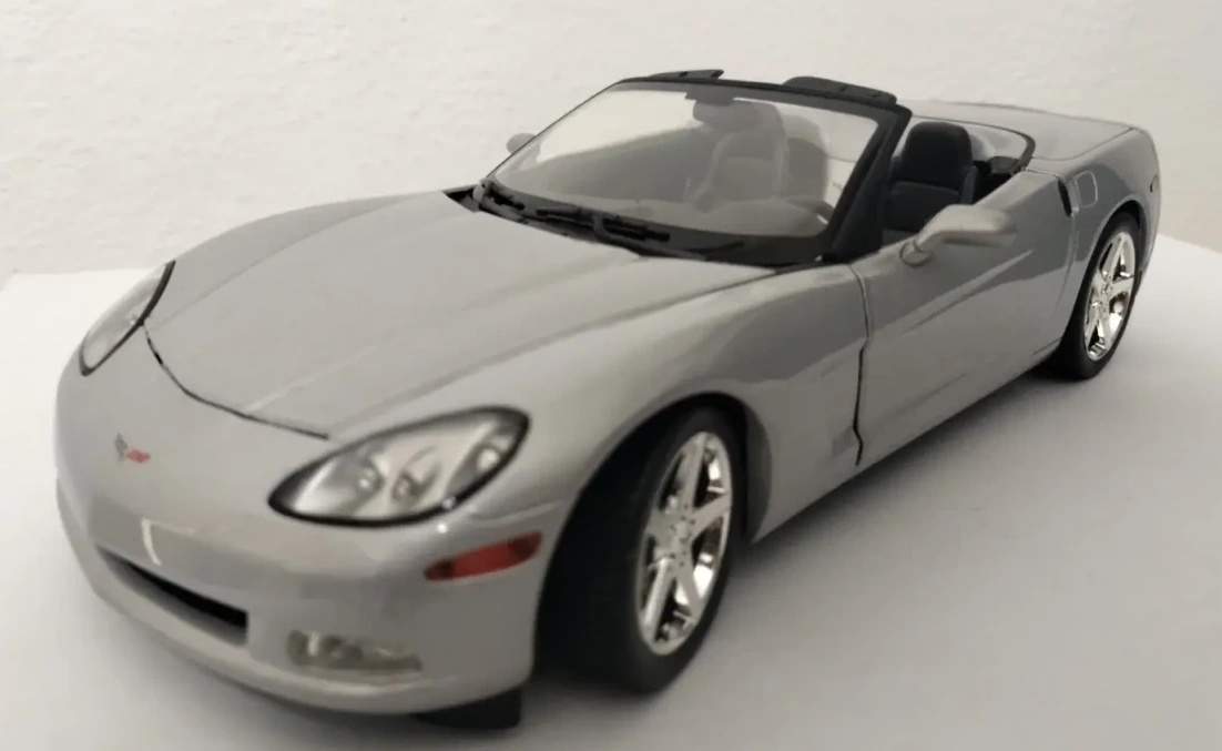 2005 Corvete C6 Silver: No Package: Image 3