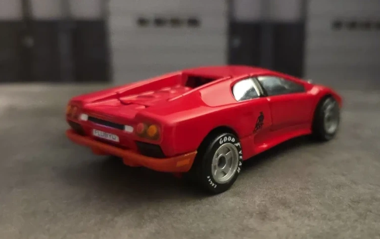 1992 Lamborghini Diablo Red: No Package: Image 3