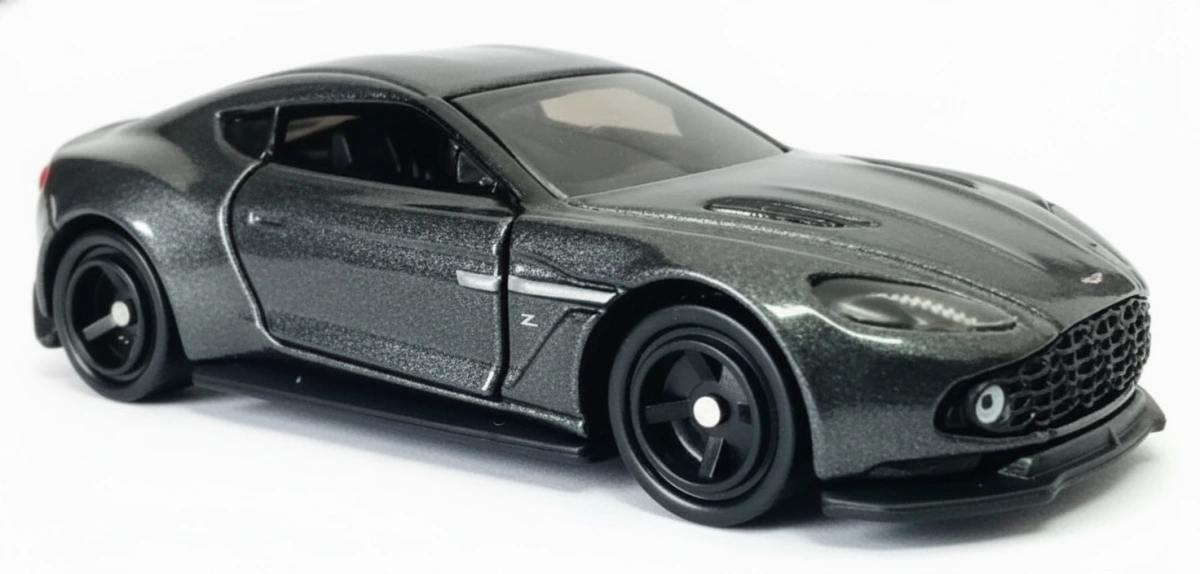 2020 Aston Martin Vanquish Zagato Black: No Package: Image 3