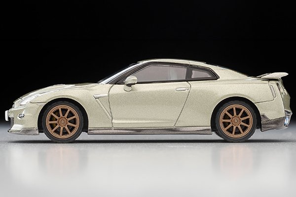 2024 Nissan GT-R Premium Edition T-spec 2024 model Olive: Image 3