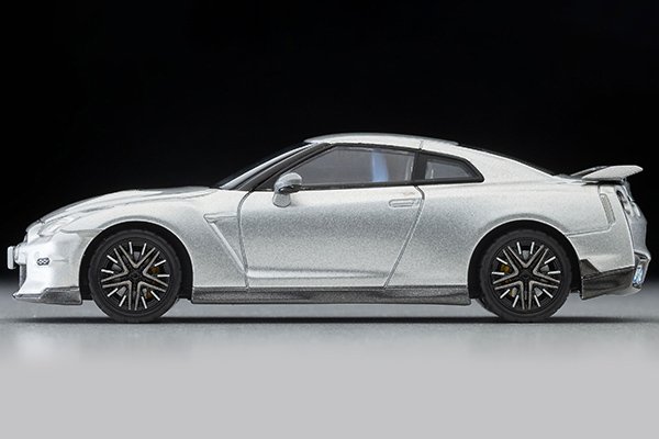 2025 Nissan GT-R Premium Edition 2025 model Silver: Image 3