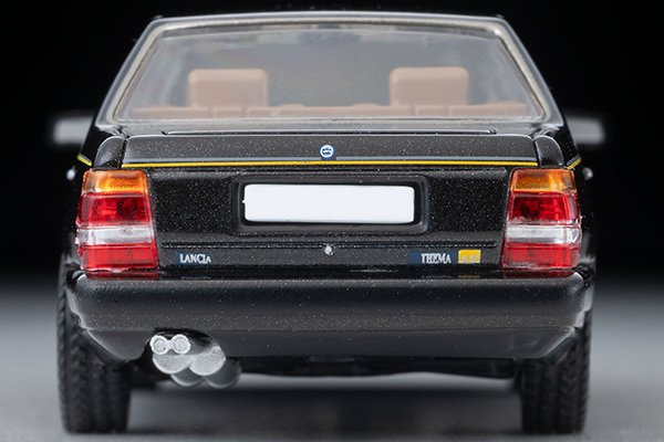 2026 Lancia Thema 8.32 Phase I Black: Image 6