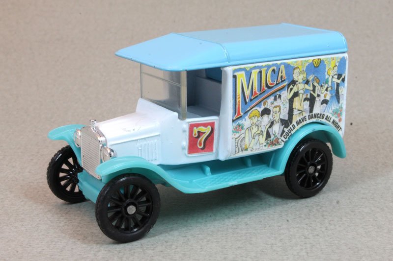 1992 1921 Ford Model T Van White: Image 2