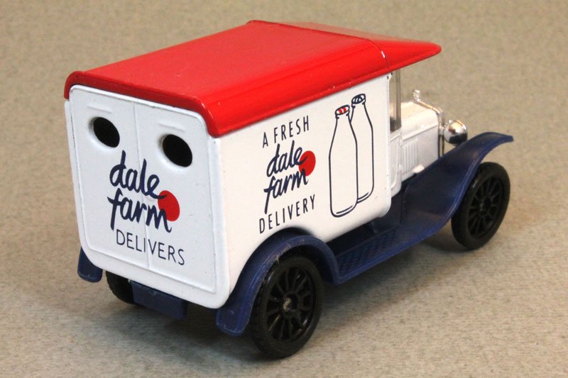 1993 1921 Ford Model T Van White: Image 3