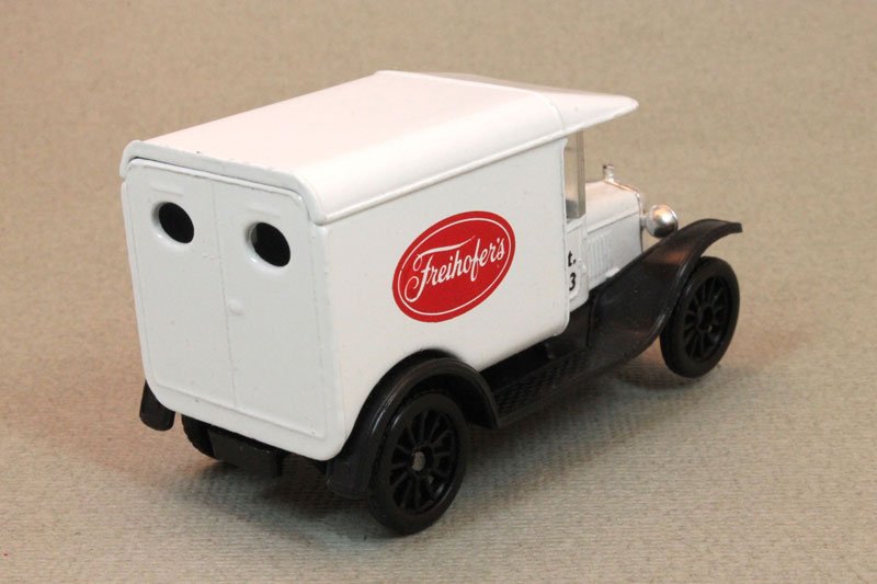 1995 1921 Ford Model T Van White: Image 2