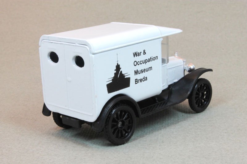 1995 1921 Ford Model T White: Image 2