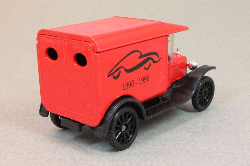 1996 1921 Ford Model T Red: Image 2