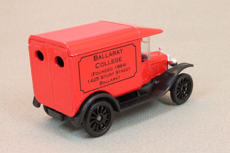 1996 1921 Ford Model T Red: Image 3