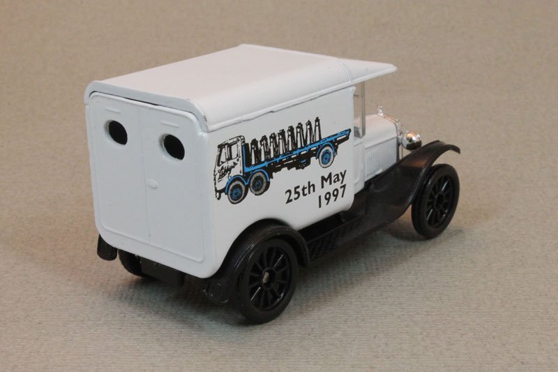 1997 1921 Ford Model T White: Image 3