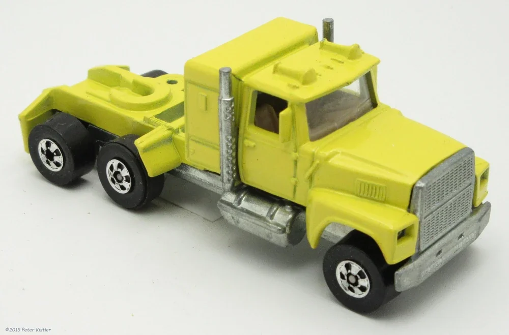 1982 Ford LTL Yellow: Image 2
