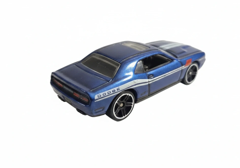 2014 08 Dodge Challenger SRT8 Blue: No Package: Image 2