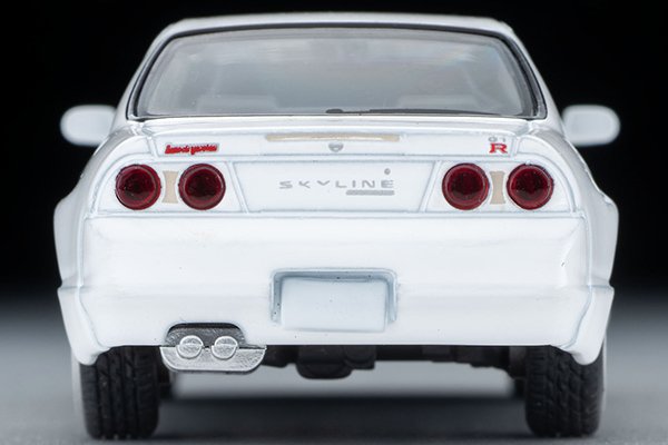 2022 Nissan Skyline GT-R Autech 40th Anniversary Version White: Image 6