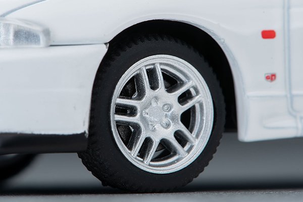 2022 Nissan Skyline GT-R Autech 40th Anniversary Version White: Image 7