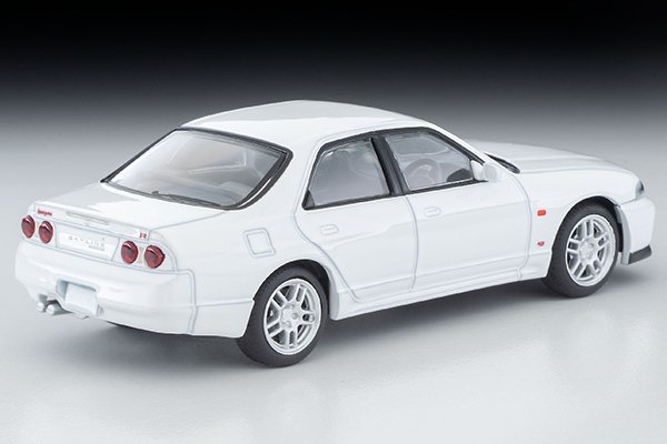 2022 Nissan Skyline GT-R Autech 40th Anniversary Version White: Image 3