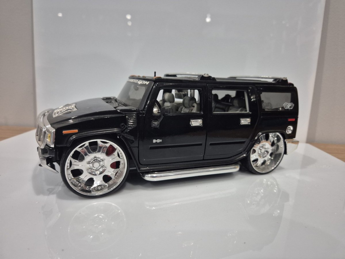 H2 SUV Black: No package: Image 2