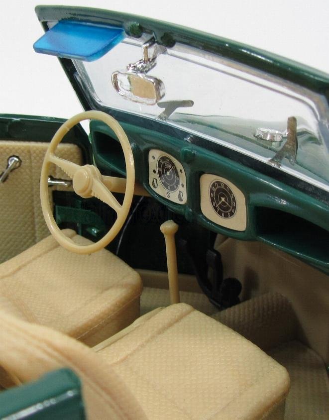 1951 Beetle Cabriolet Open Green: No package: Image 9