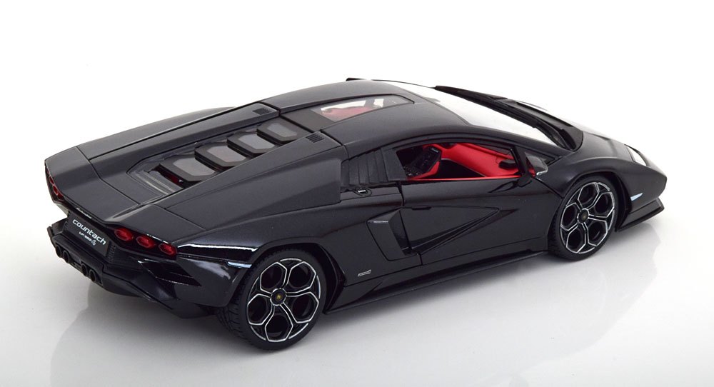 2021 Countach LPI 800-4 Black: No package: Image 3